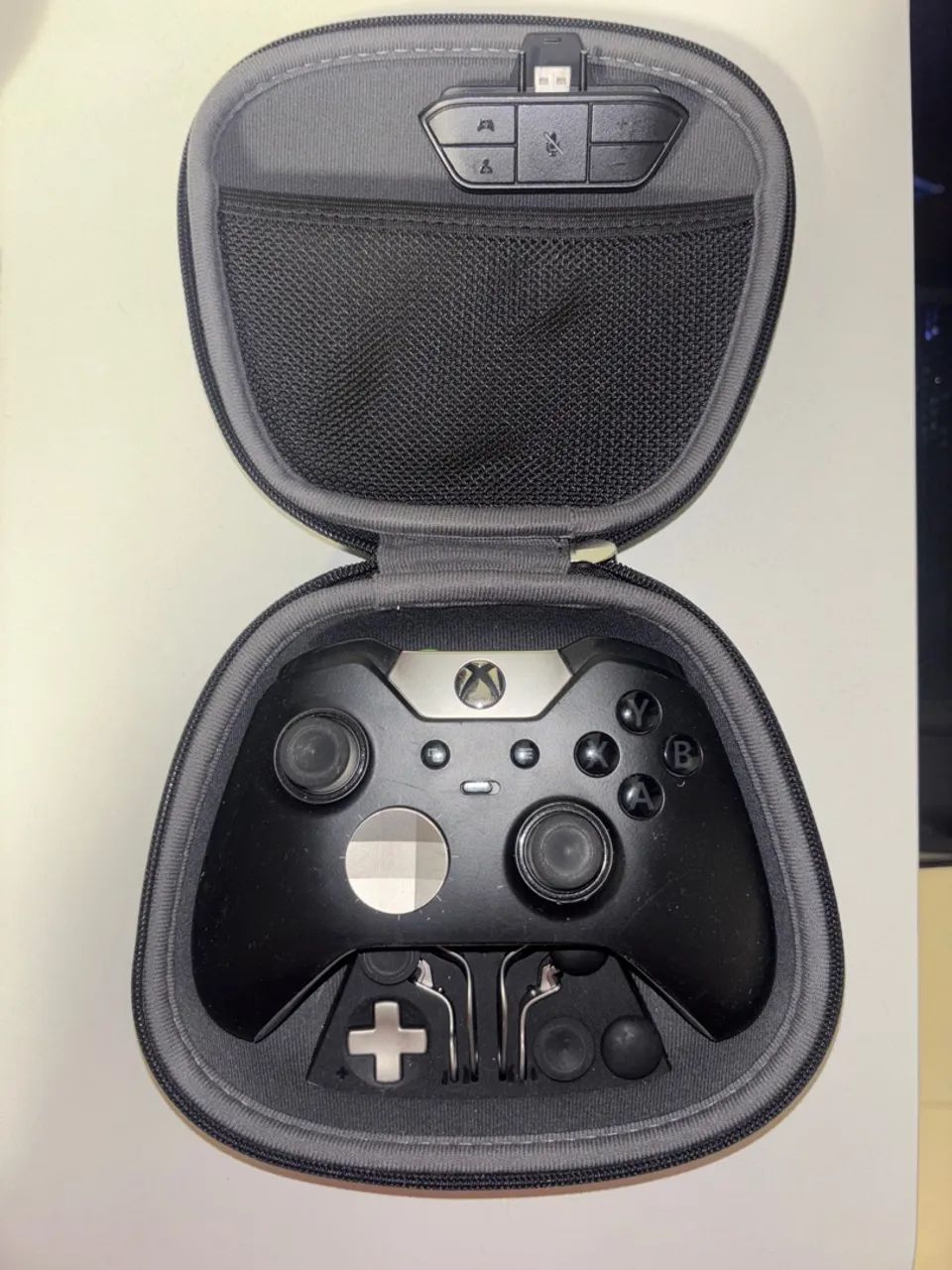 Controle Xbox One Elite Series 1 + todos seus acessórios (a negociar)