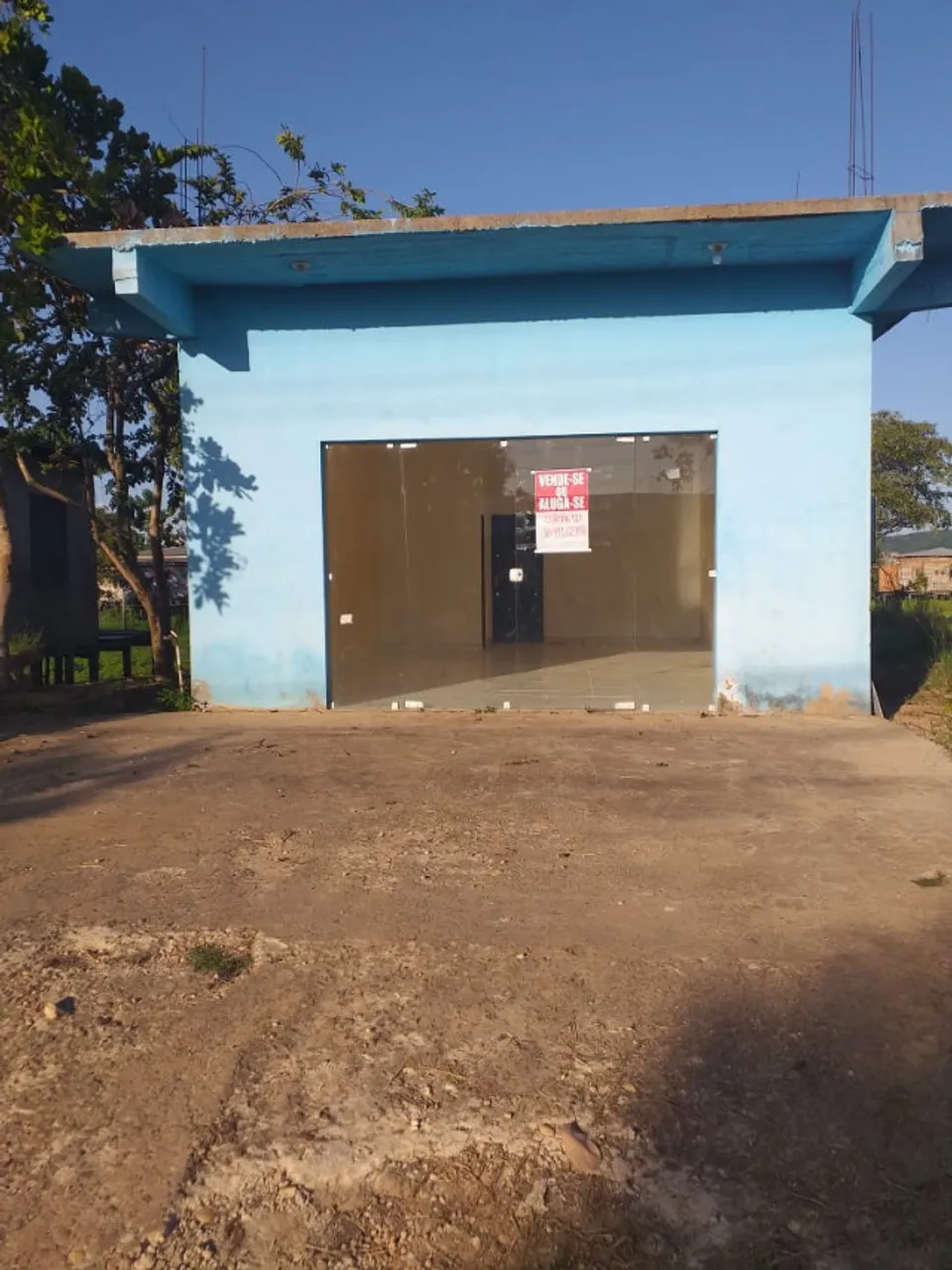 VENDO OU ALUGO PONTO COMERCIAL - Vitória do Jarí - AP