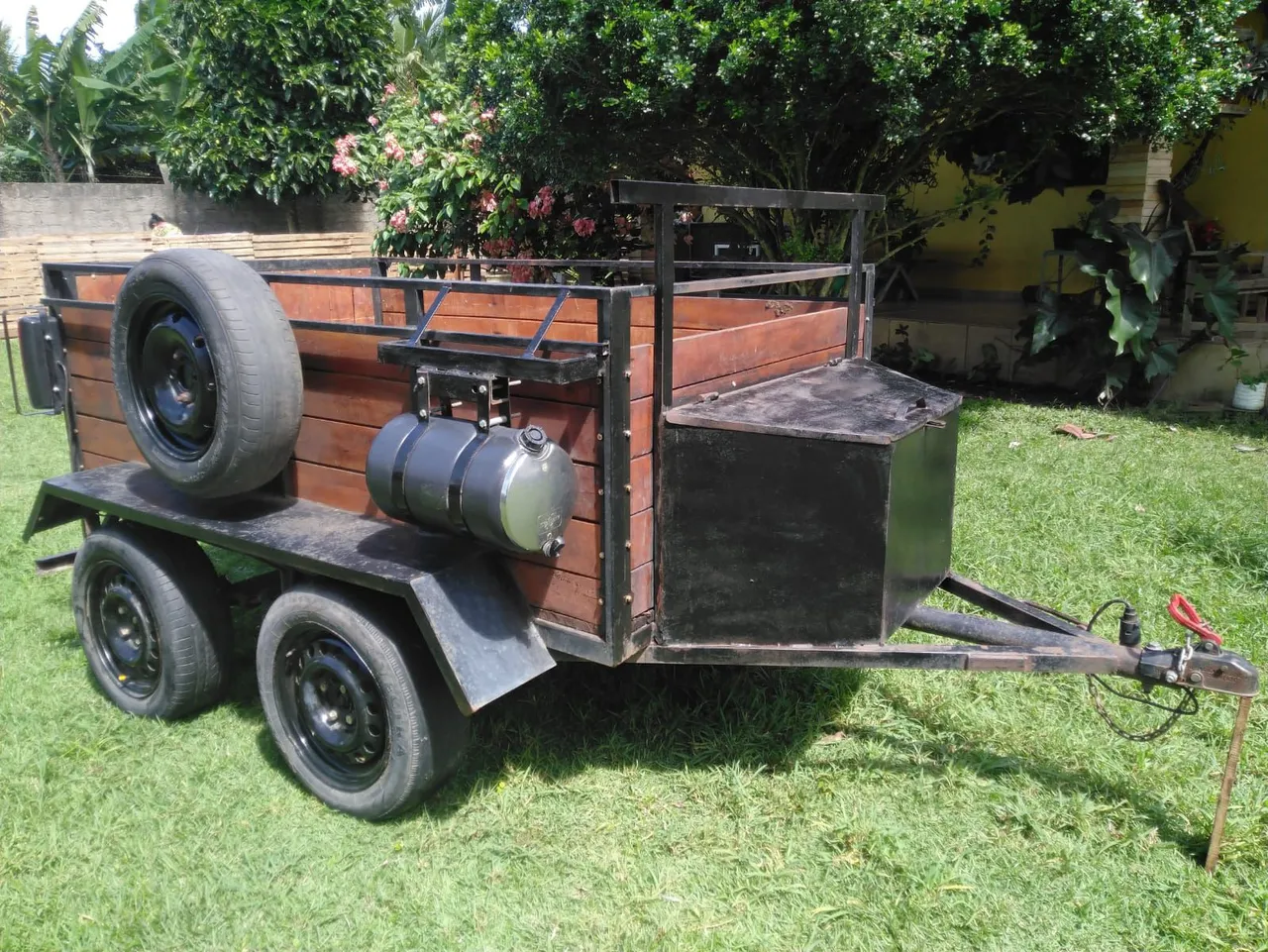 Carretinha de madeira para transporte - Excelente!