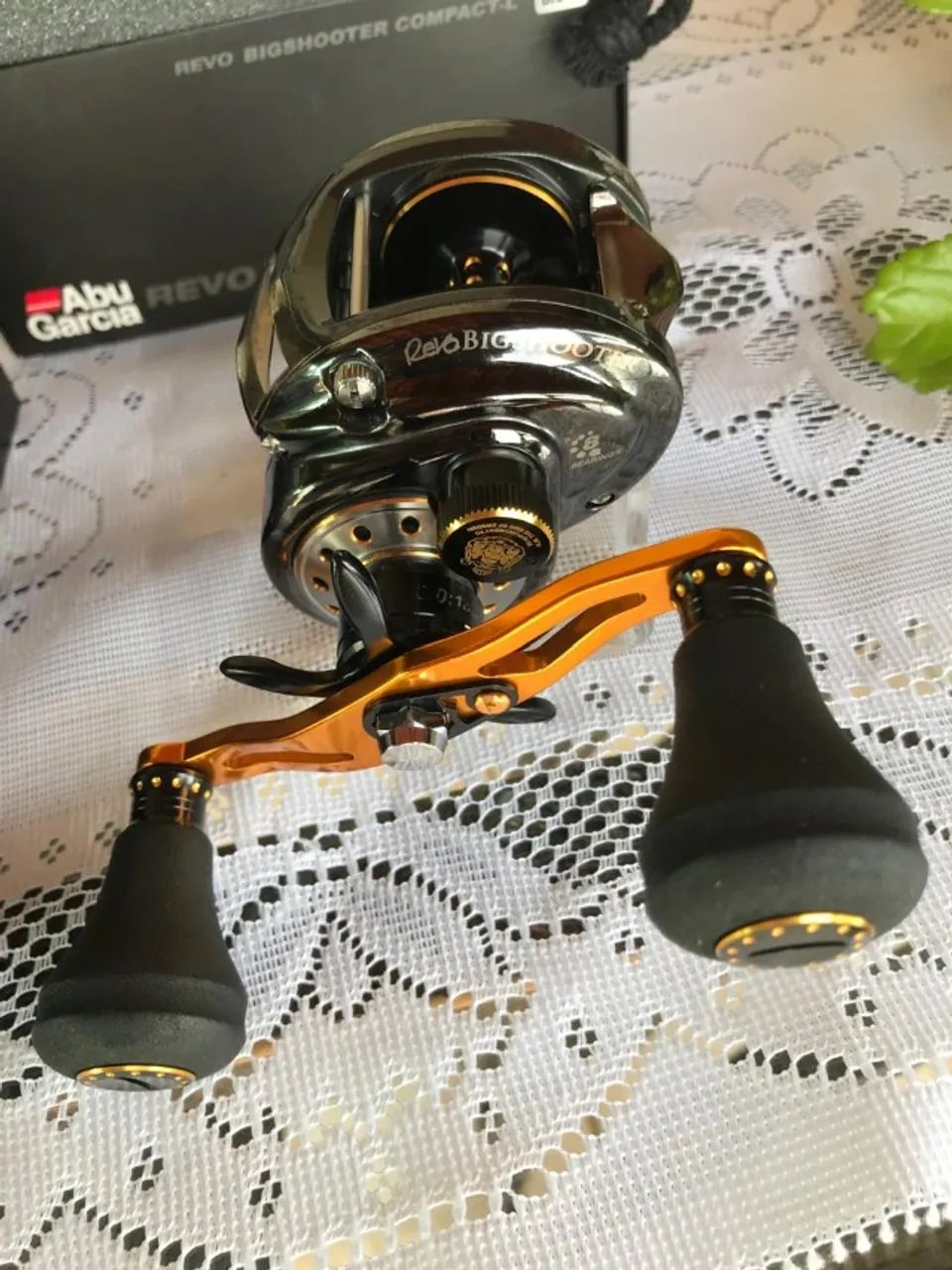 Carretilha Abu Garcia Revo Big Shooter Compact - Manivela esquerda