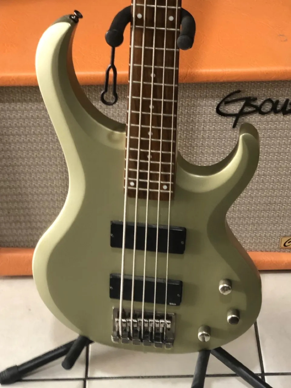 Baixo ibanez BTB 305 ativo 5 c 