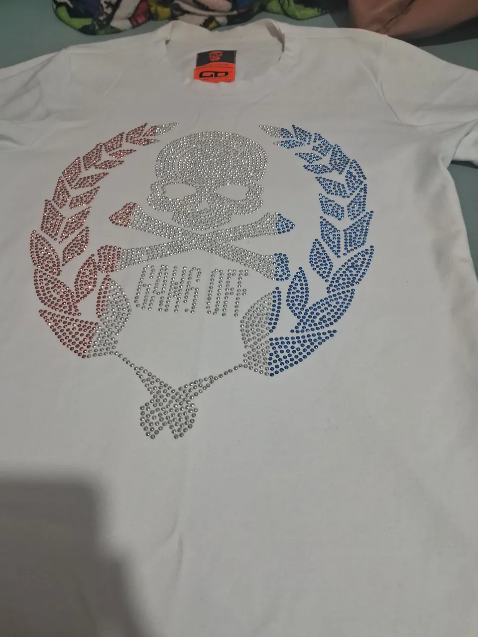 Camiseta Branca Estampada com Pedras