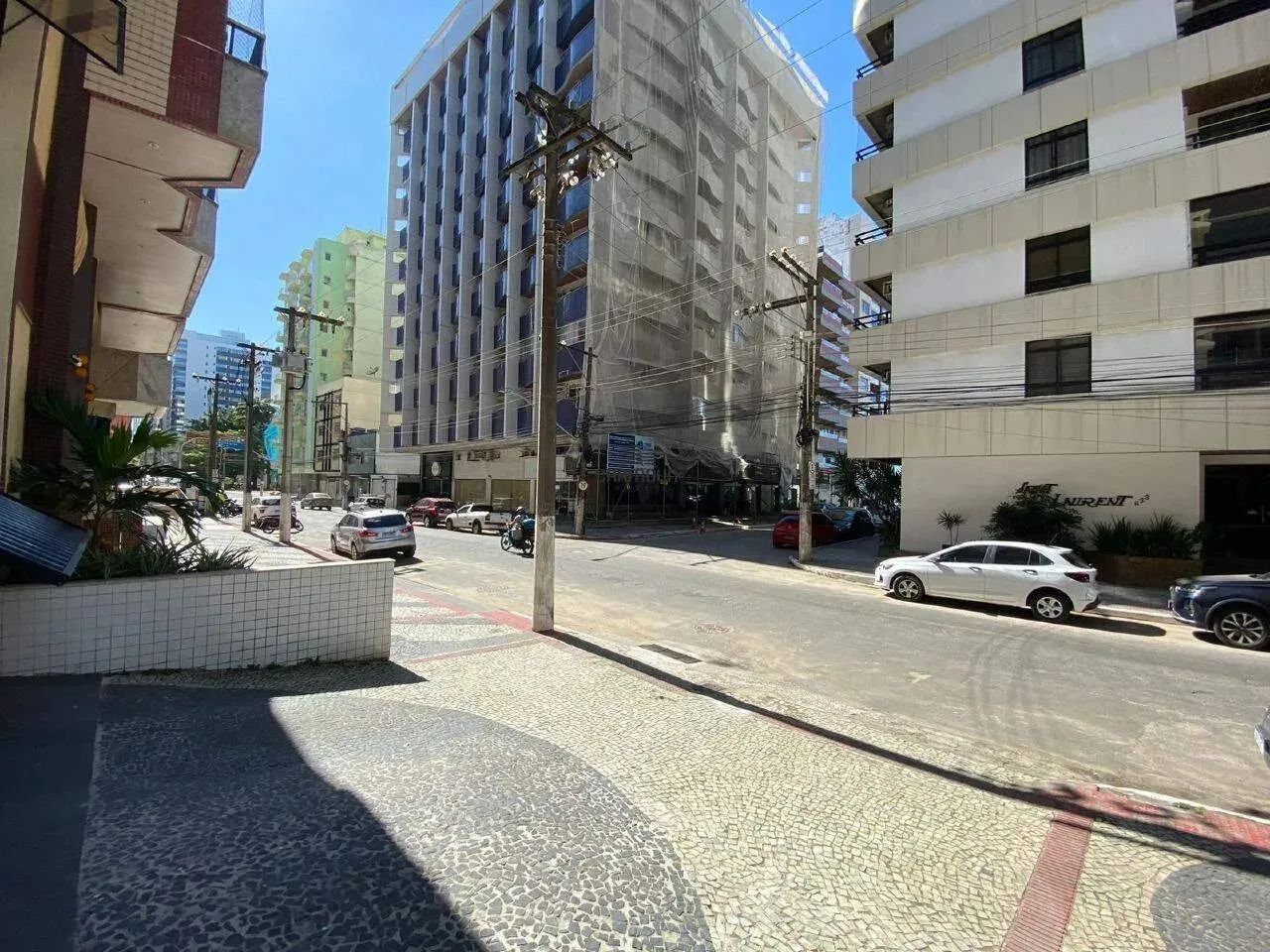 Loja com 220 M² em excelente localização no Centro de Guarapari.