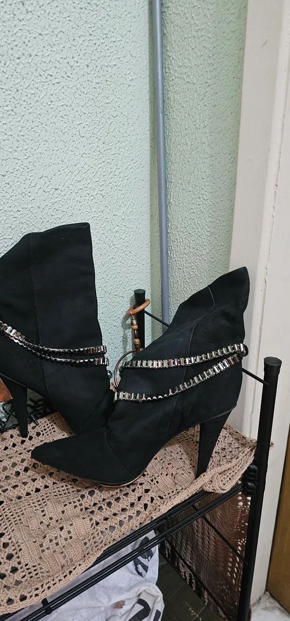 BOTA USADA UMA VEZ CAPODARTE