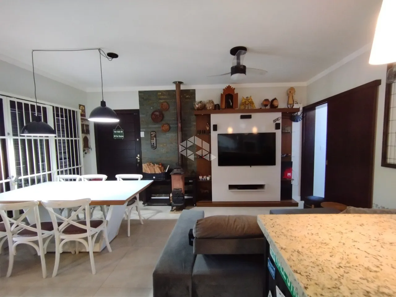 Casa geminada com 3 dormitórios e piscina em Santa Cruz do Sul