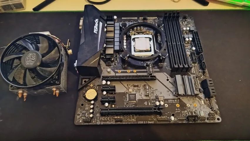 M/B:ASRockB360M-ITX CPU:i5-8400