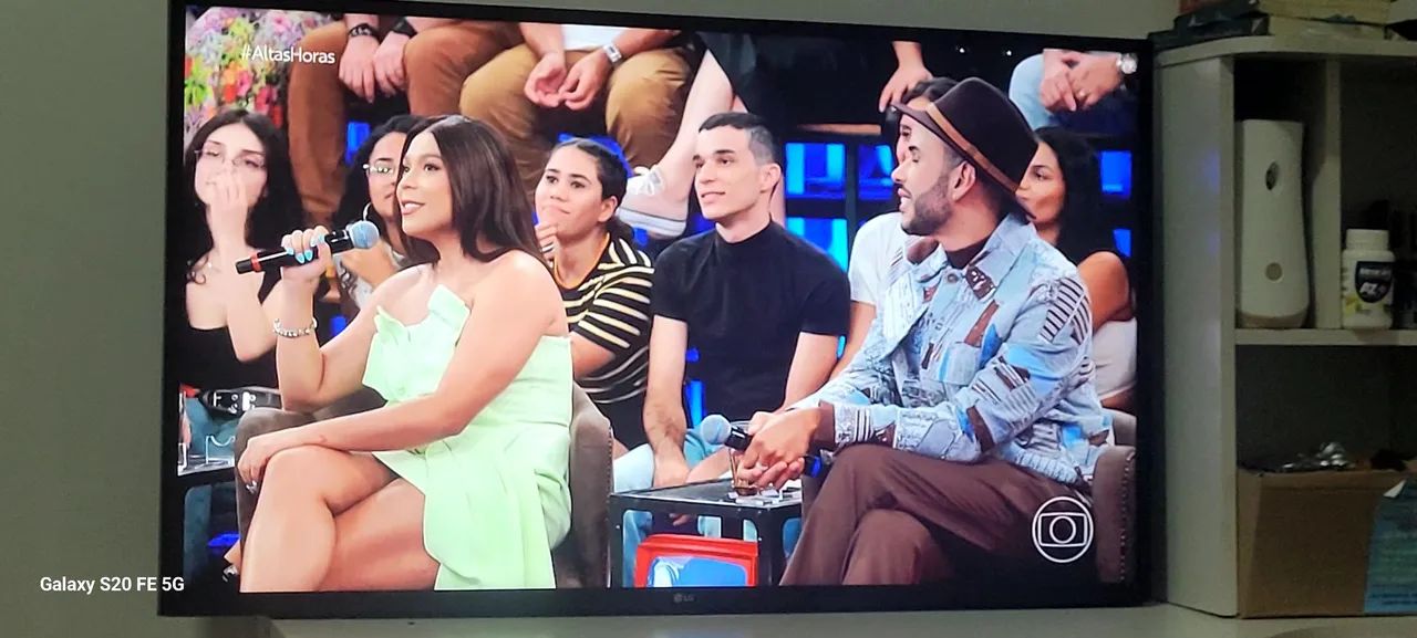 Vendo 2 Smart TVs LG 43 polegadas - Foto 2