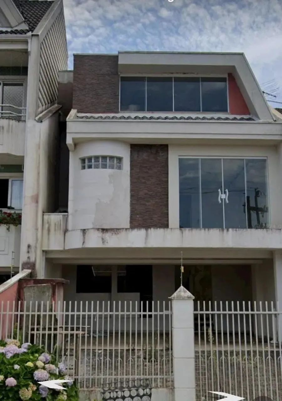 Sobrado com 205 m2 com 3 quartos, sendo uma suite,Cond.Jd Venhedo II- Curitiba - PR