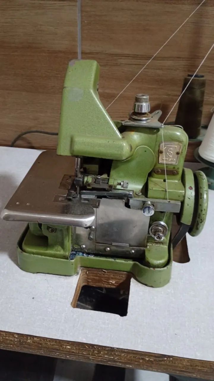 Máquina de costura Overclock 64706781846018121