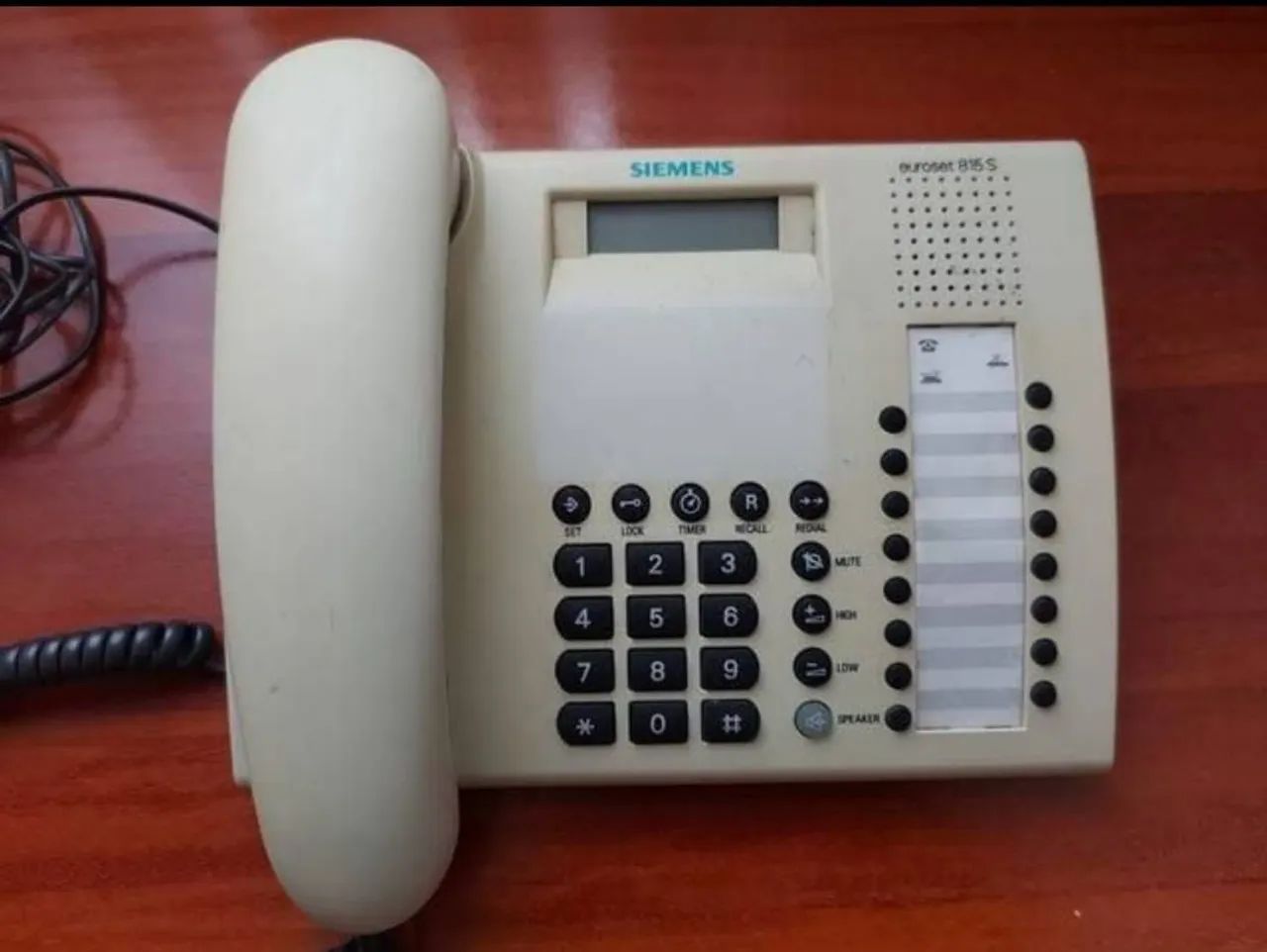 Aparelho de telefone fixo com identificador de chamadas