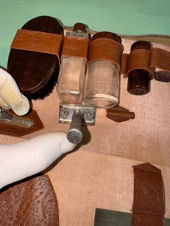 Kit de barbear vintage em couro Colecionadores antigo retro - Foto 2