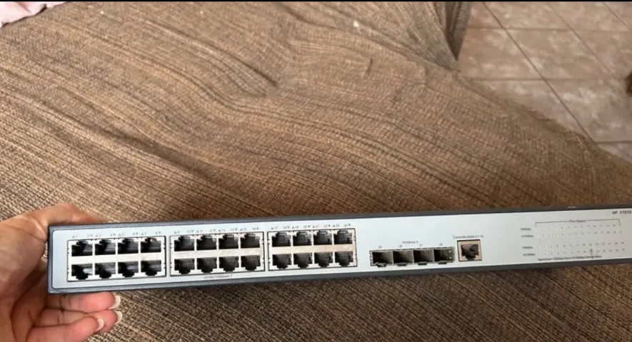 Switch HP v1910 24G Je0O?a