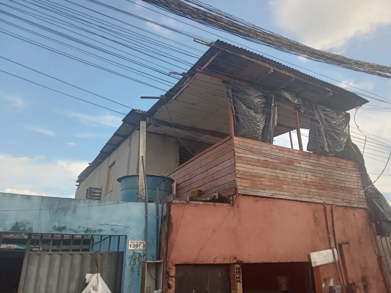 Uma casa na rua São Brás 1407 alvenaria 3 quarto em cima varanda .corredor banheiro cozinh