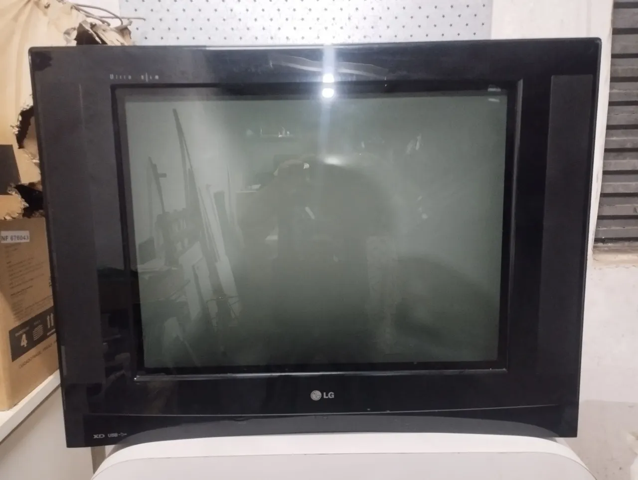 "tv de tubo" - TVs no Brasil