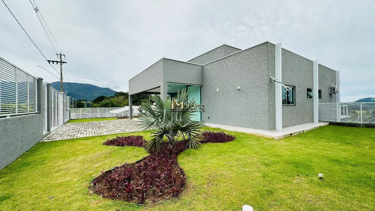 Casa Mobiliada com Piscina para locação no Recanto Jaguari em Vargem