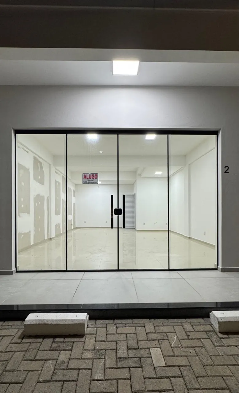 Sala Comercial com 50m2 em Santo Amaro da Imperatriz