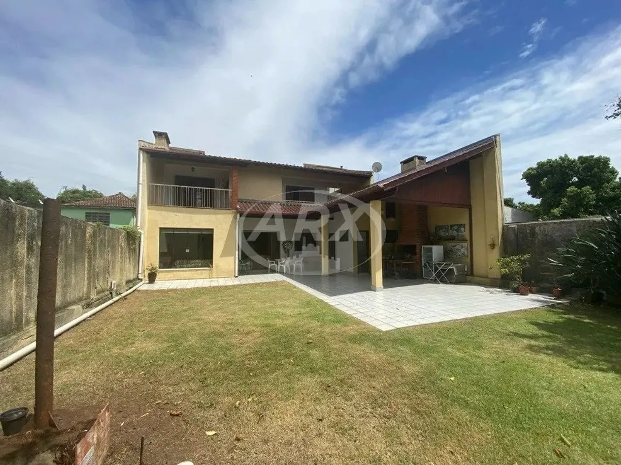 Casa de 293.0m² no bairro Jardim do Salso, com 3 q