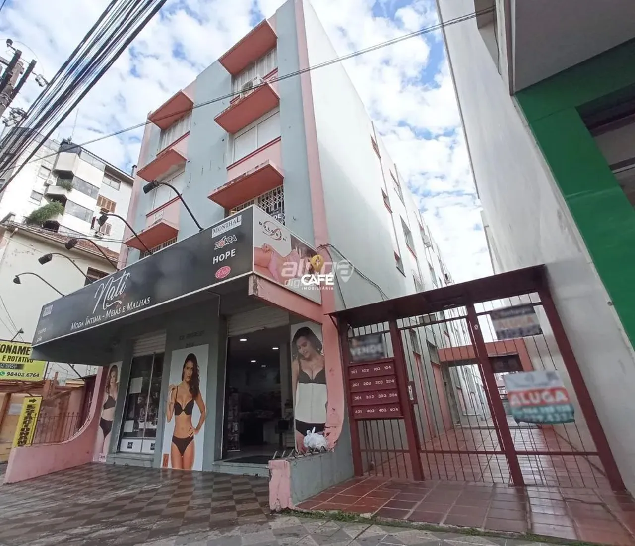 Apartamento No Centro De 3 dormitórios, Sala De Estar, Banheiro Social, Cozinha