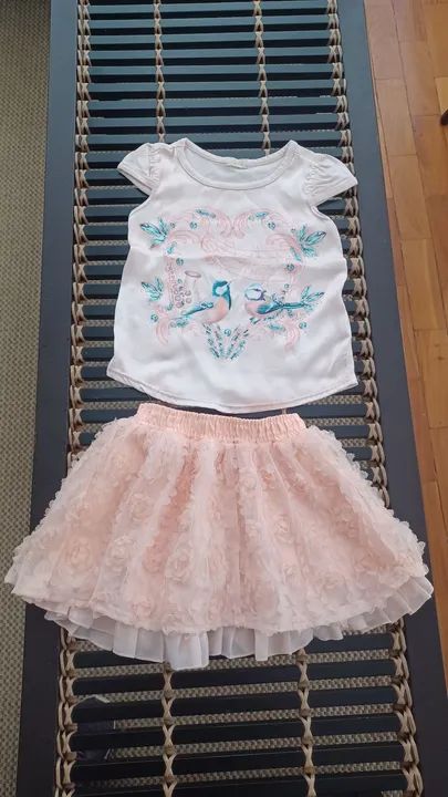 Conjunto infantil - Blusa e saia