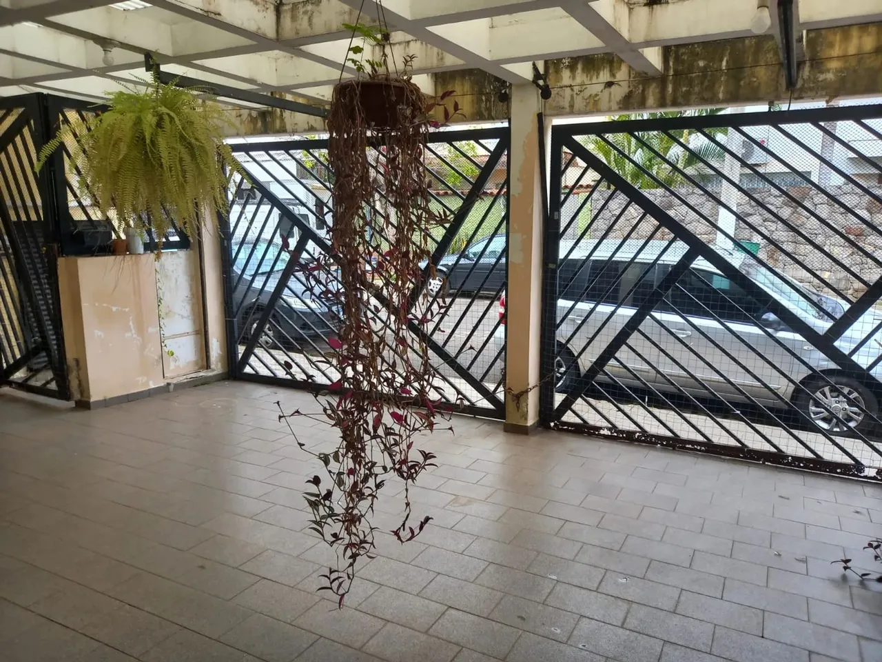 Vila Monumento - Casa á Venda - 2 Dorm. sendo 1 Suite, 2 Vagas