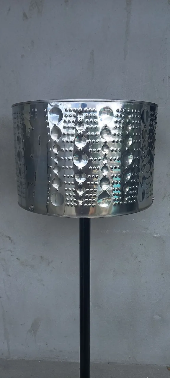 Lixeira de inox com instalação