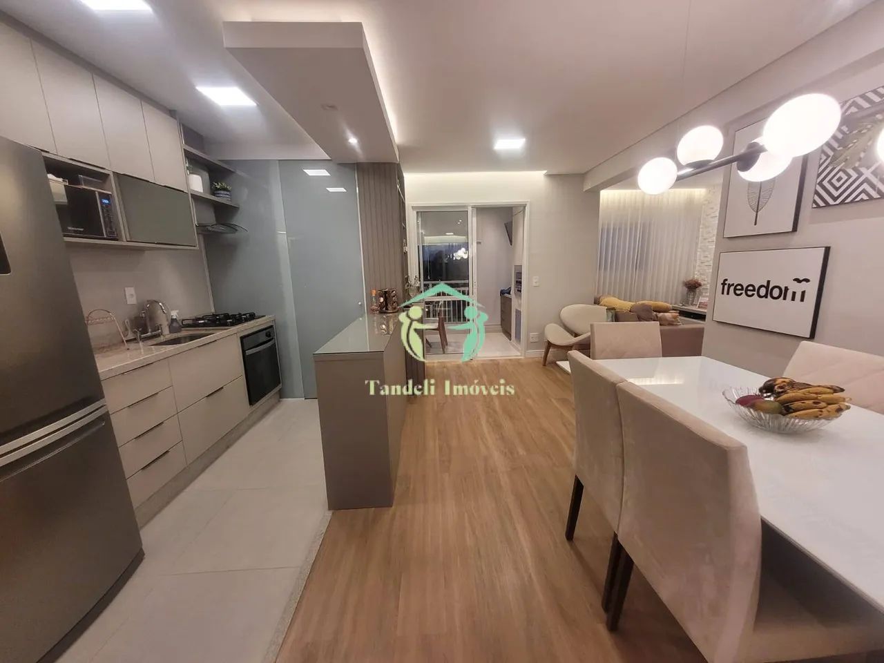 Apartamento à venda com 75m², 2 quartos e 2 vagas (Vila Apiaí)