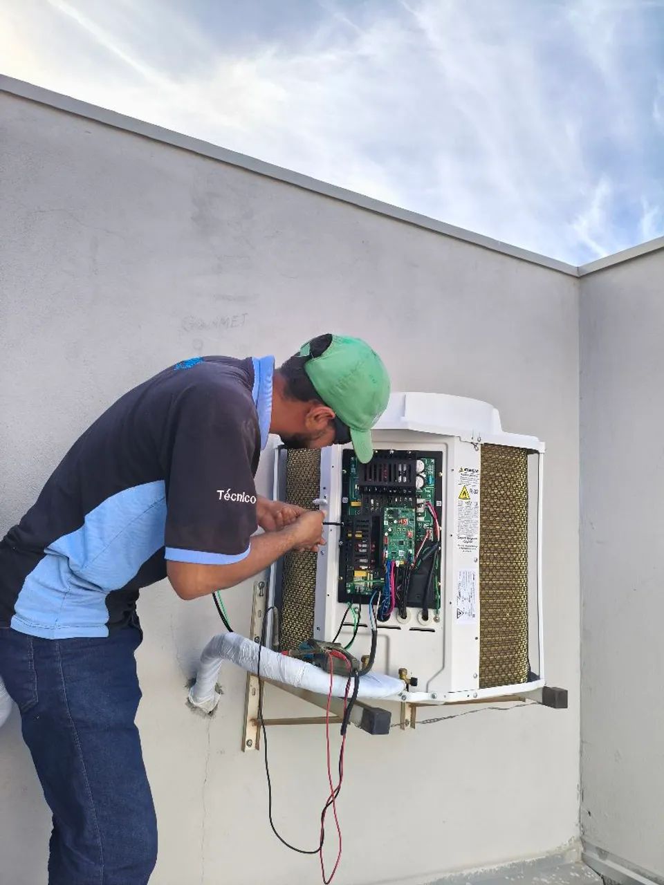 Instalação e Limpeza de Ar Condicionado Split em Cuiabá Técnico Urgente - Foto 2