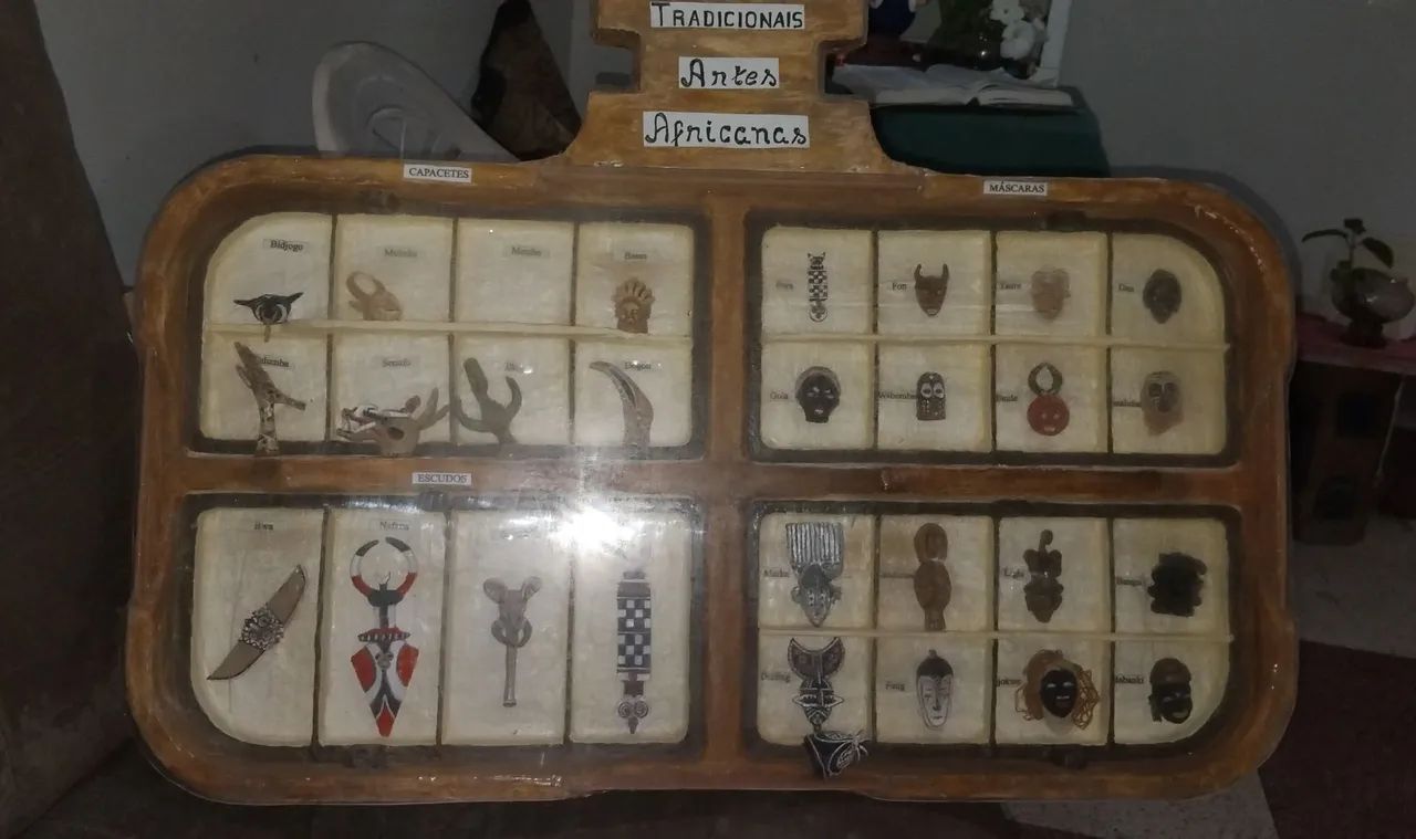 QUADRO MÁSCARAS AFRICANAS
