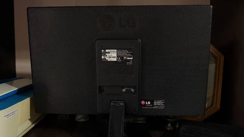 Monitor LG Flatron 20EN33SSA 19,5" - Foto 4