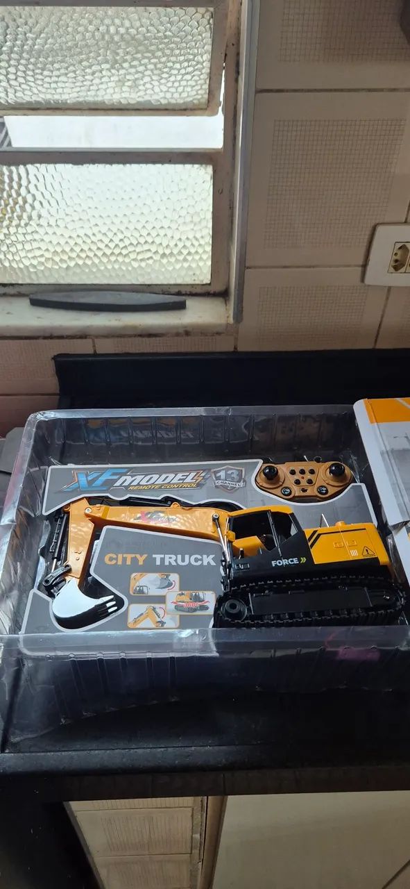 Trator escavadeira controle remoto - Foto 2