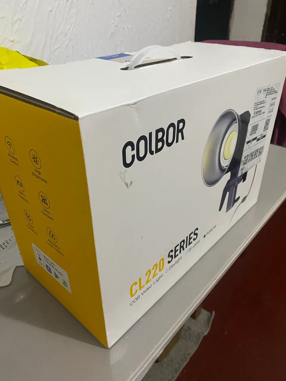 CL220R Colbor Iluminador Led Cob 220W RGB p/ complemento de esúdio, câmera, cenário e foto - Foto 5