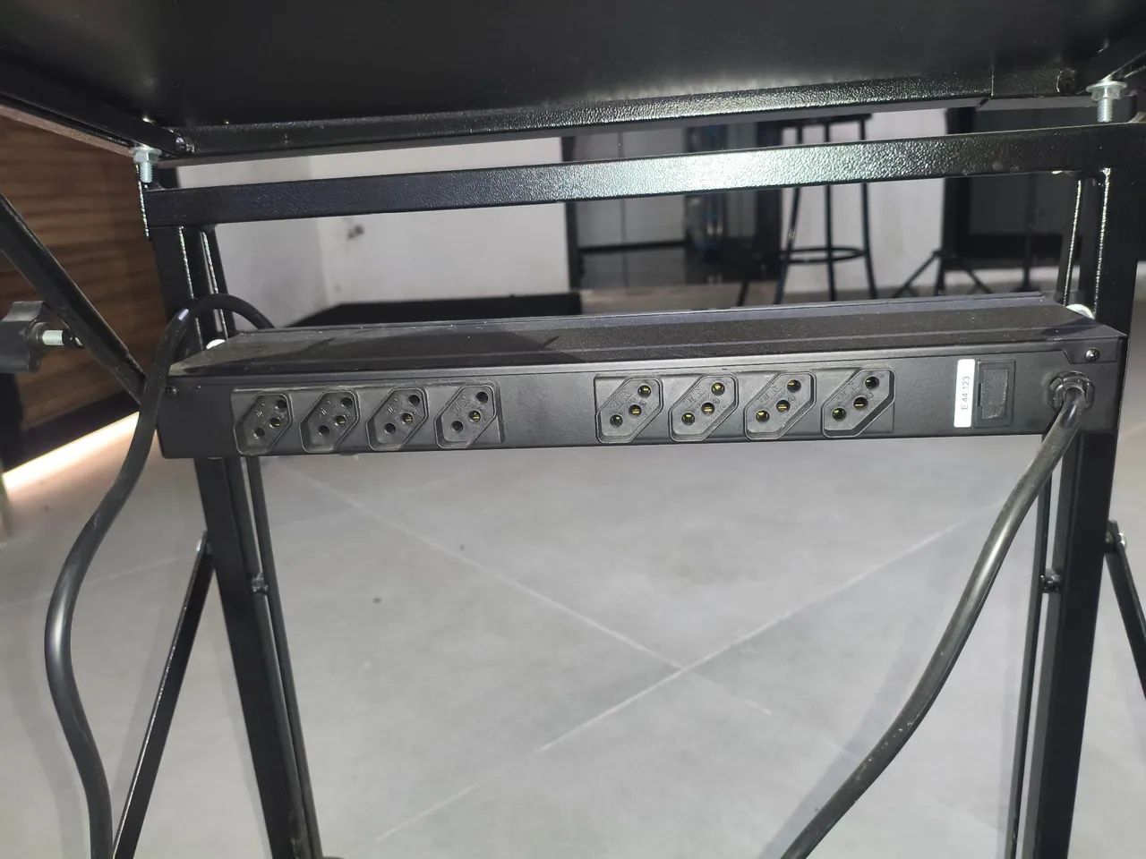 Filtro de Linha Ll Audio 8 Tomadas Ll9t6kl Led