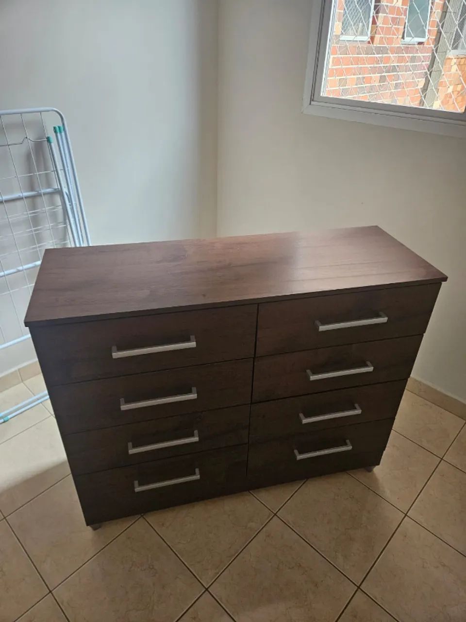 Cômoda com 8 gavetas