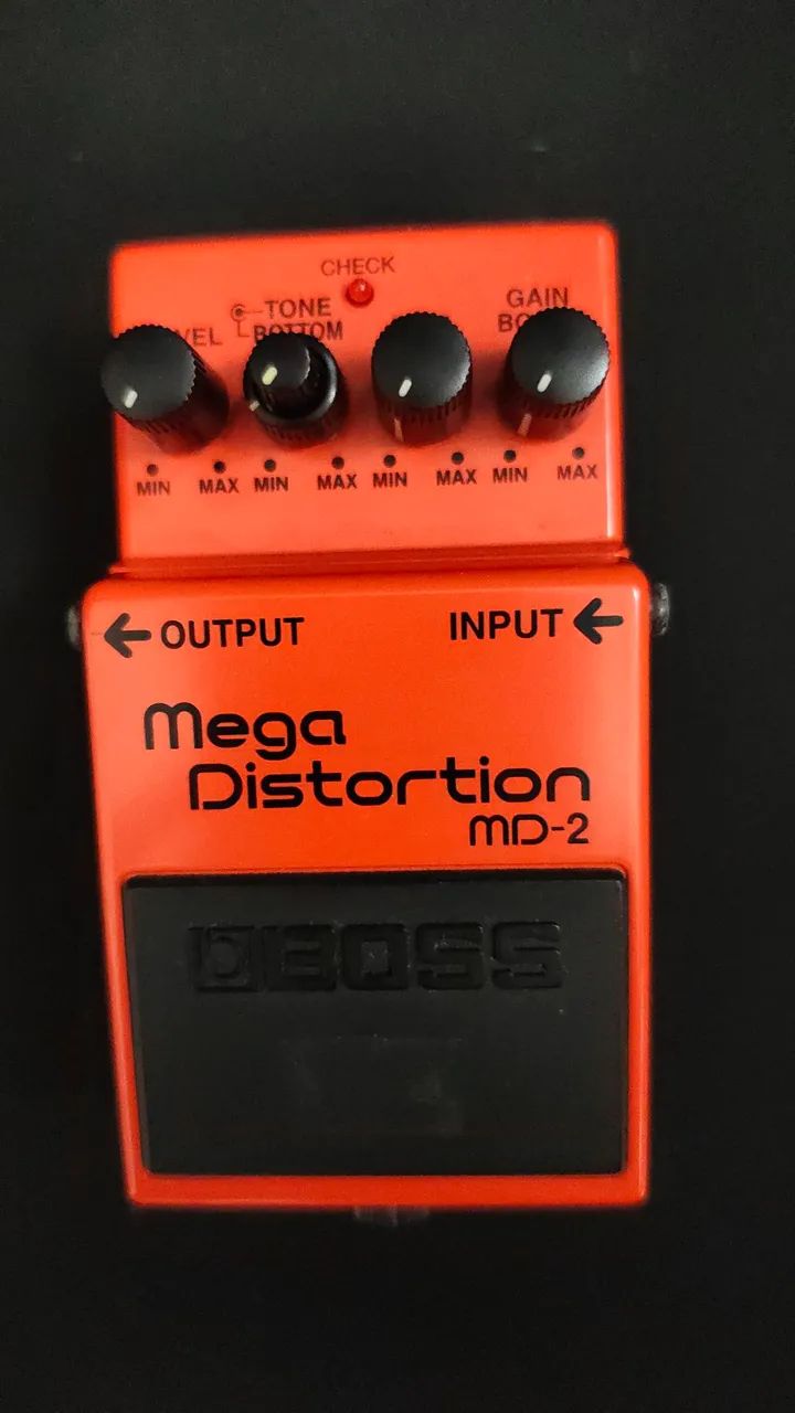 Pedaleira Boss Mega distortion md2