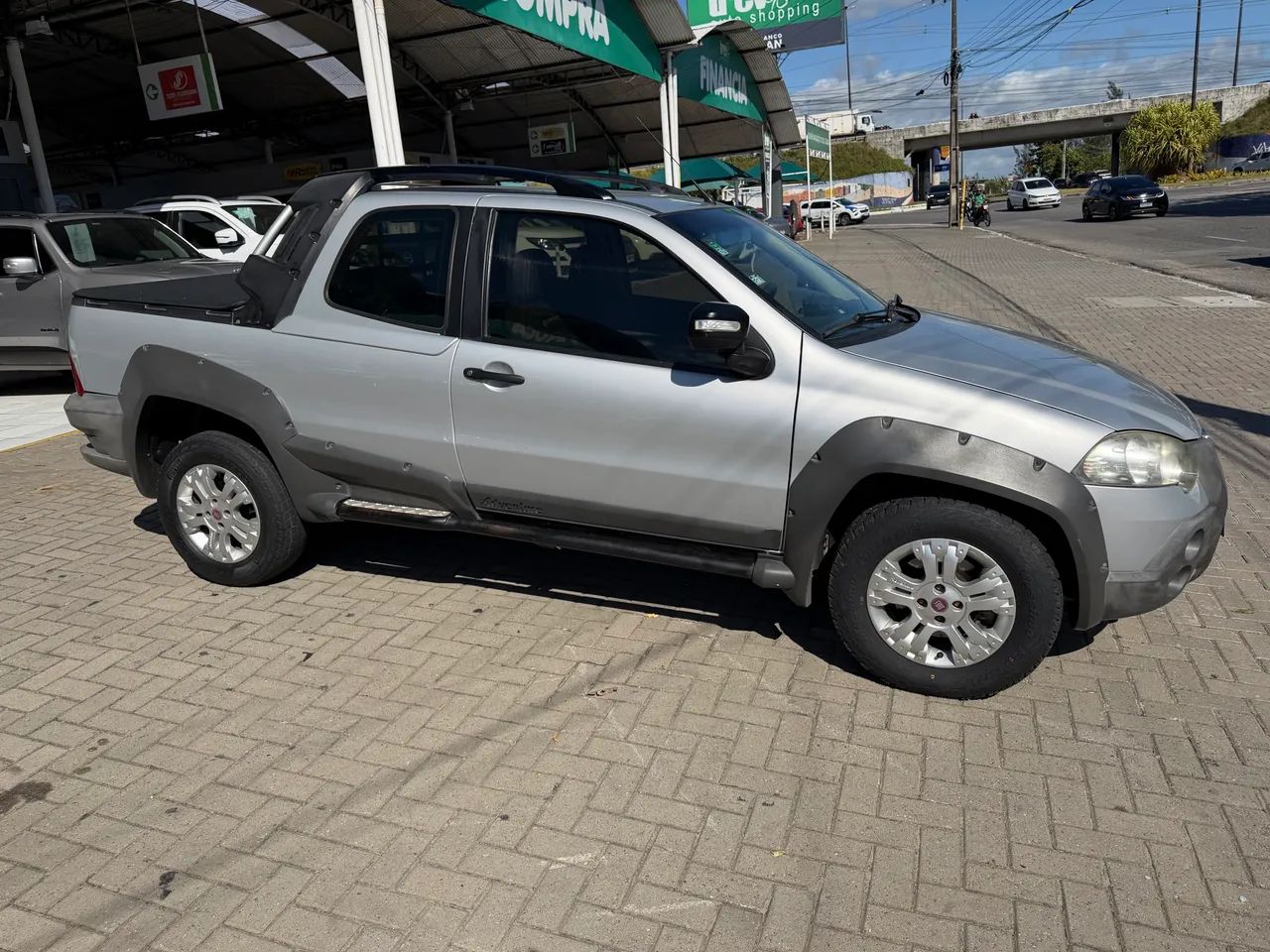 Fiat Strada Adventure1.8/ 1.8 Locker Flex CD 2012 - Foto 5