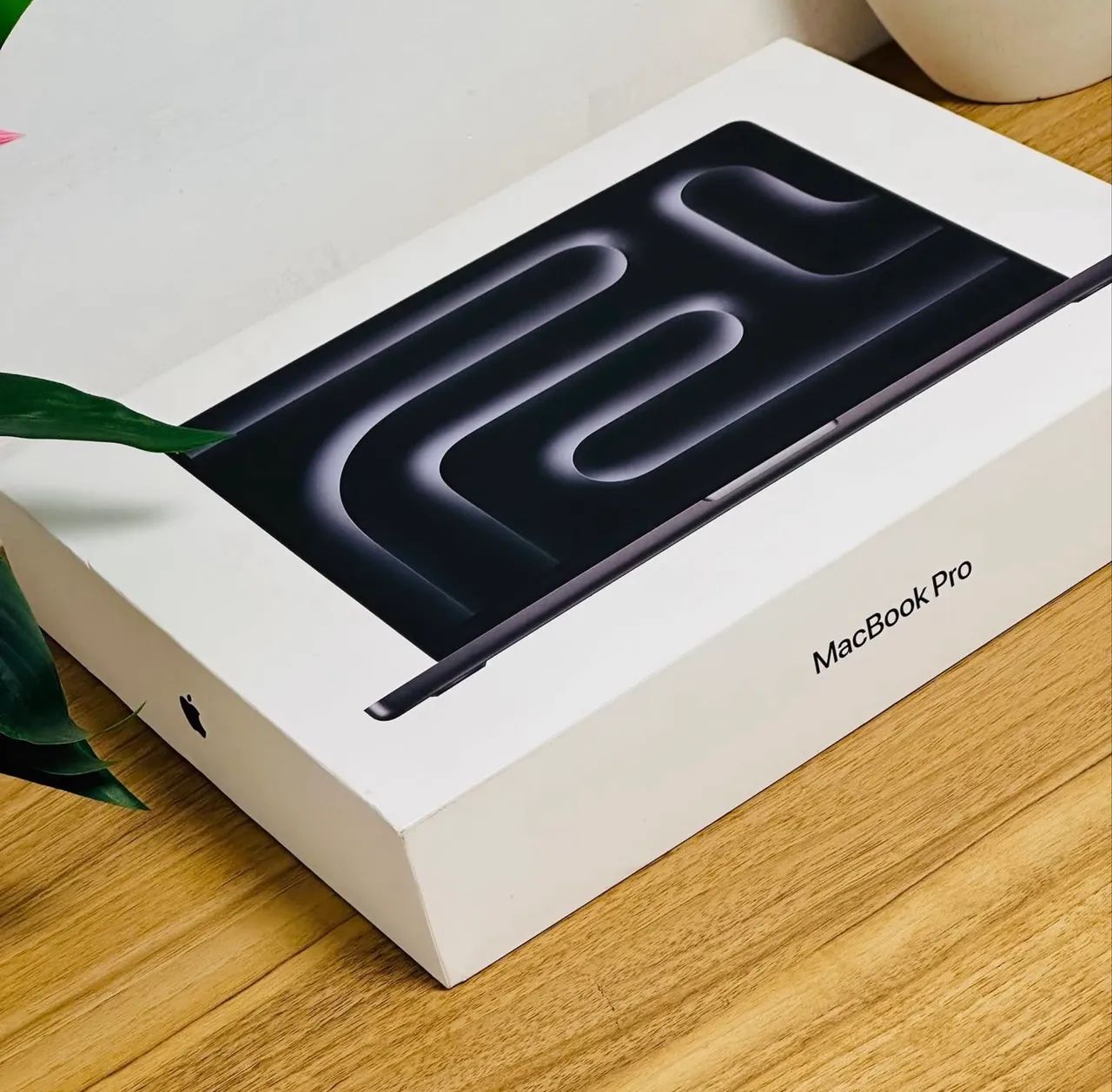 MACBOOK PRO 16 M5 PRO  24GB  1TB SSD - Foto 3