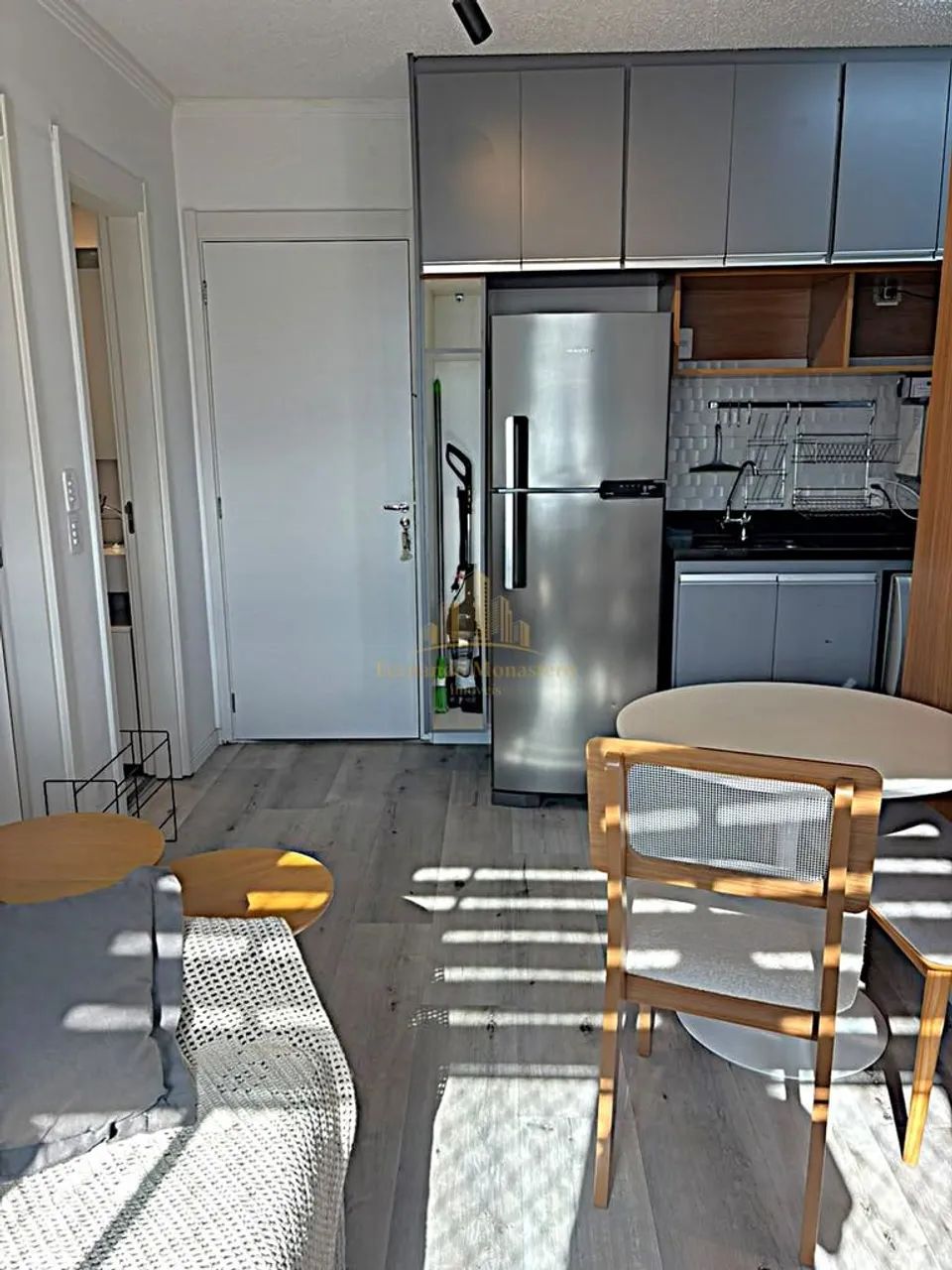 Apartamento de 2 Dormitórios  100% Mobiliado e Equipado - Foto 2