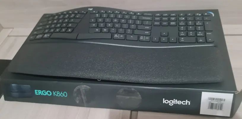 Teclado sem fio Logitech ERGO K860