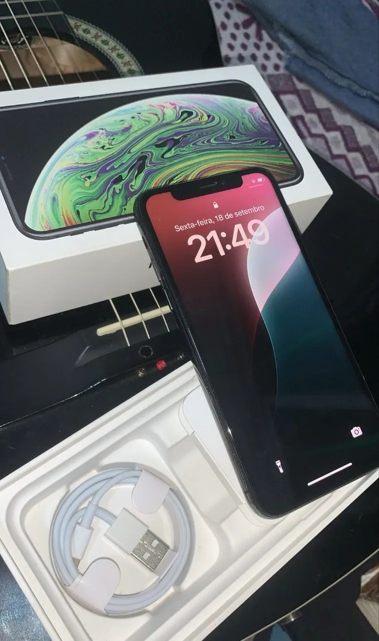 iPhone XS 256GB Preto + 2 Capinhas + Cabo + Caixa (adesivos, manual e etc) - Foto 2