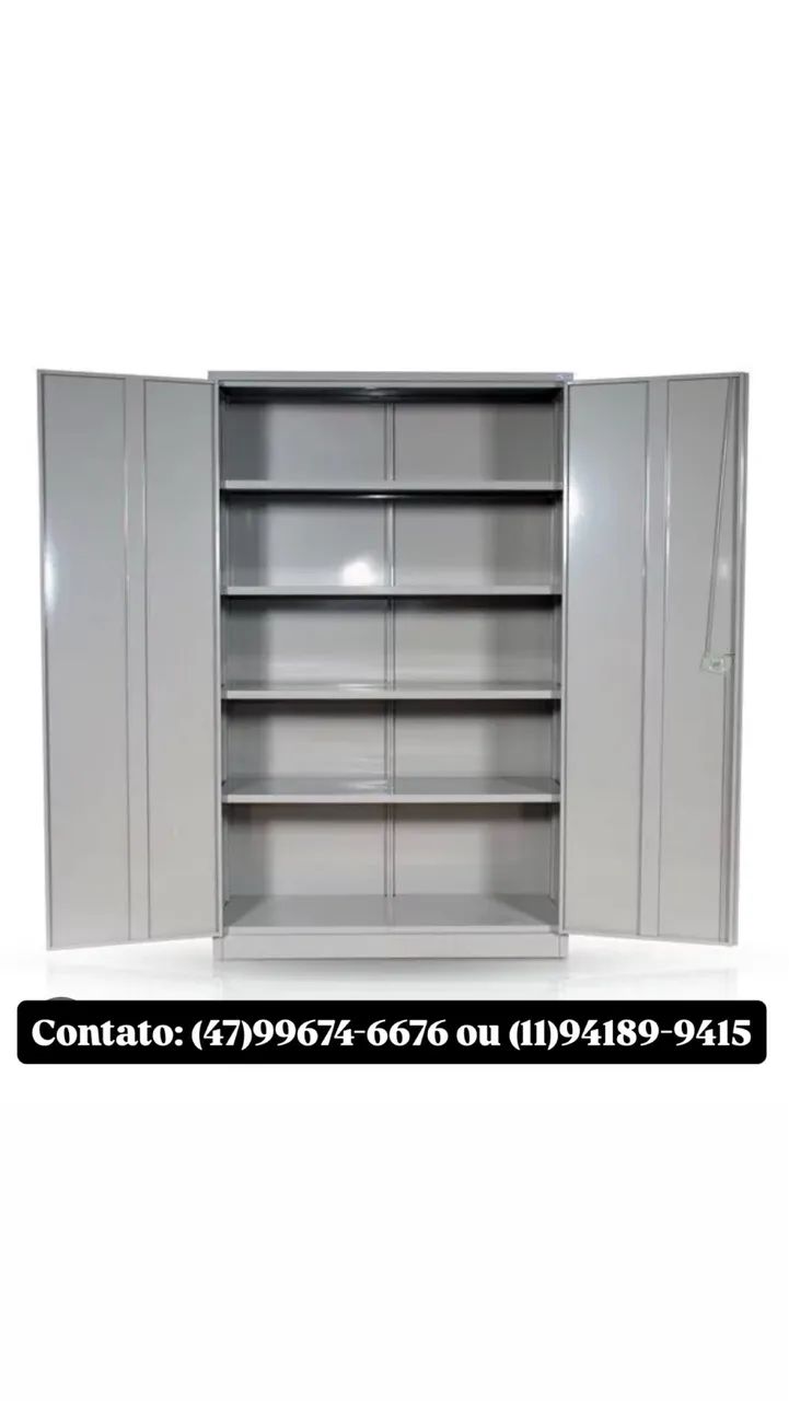 Armário com porta em aço 