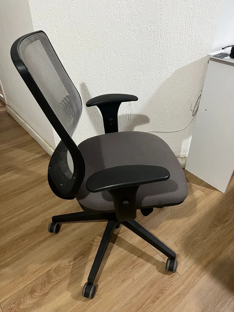 cadeira de escritório flexform - Uni White n Grey - Foto 3