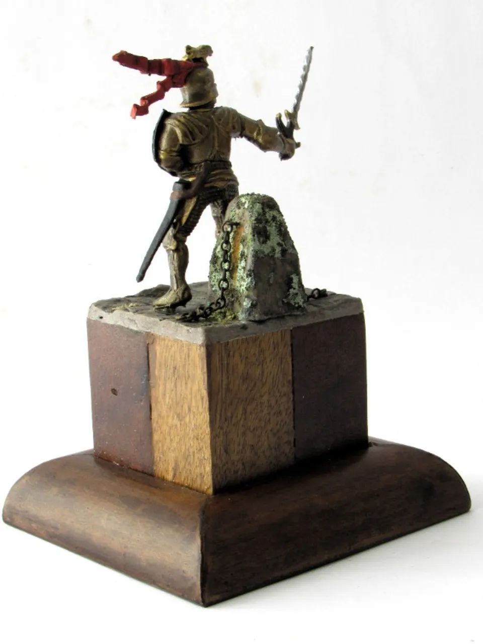 Cavaleiro Medieval Com Espada - Pintado À Mão - Foto 4