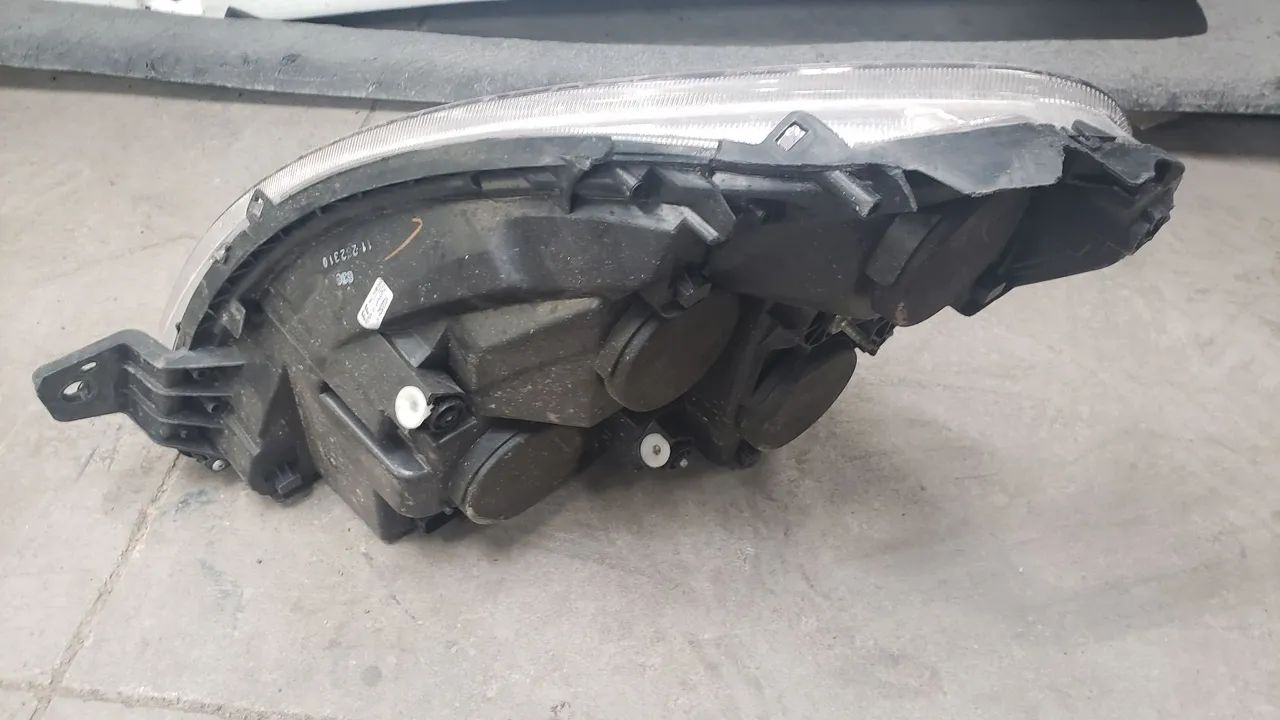 Farol iveco Daily lado passageiro  - Foto 2