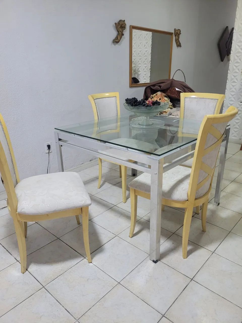 Mesa 4 cadeiras 