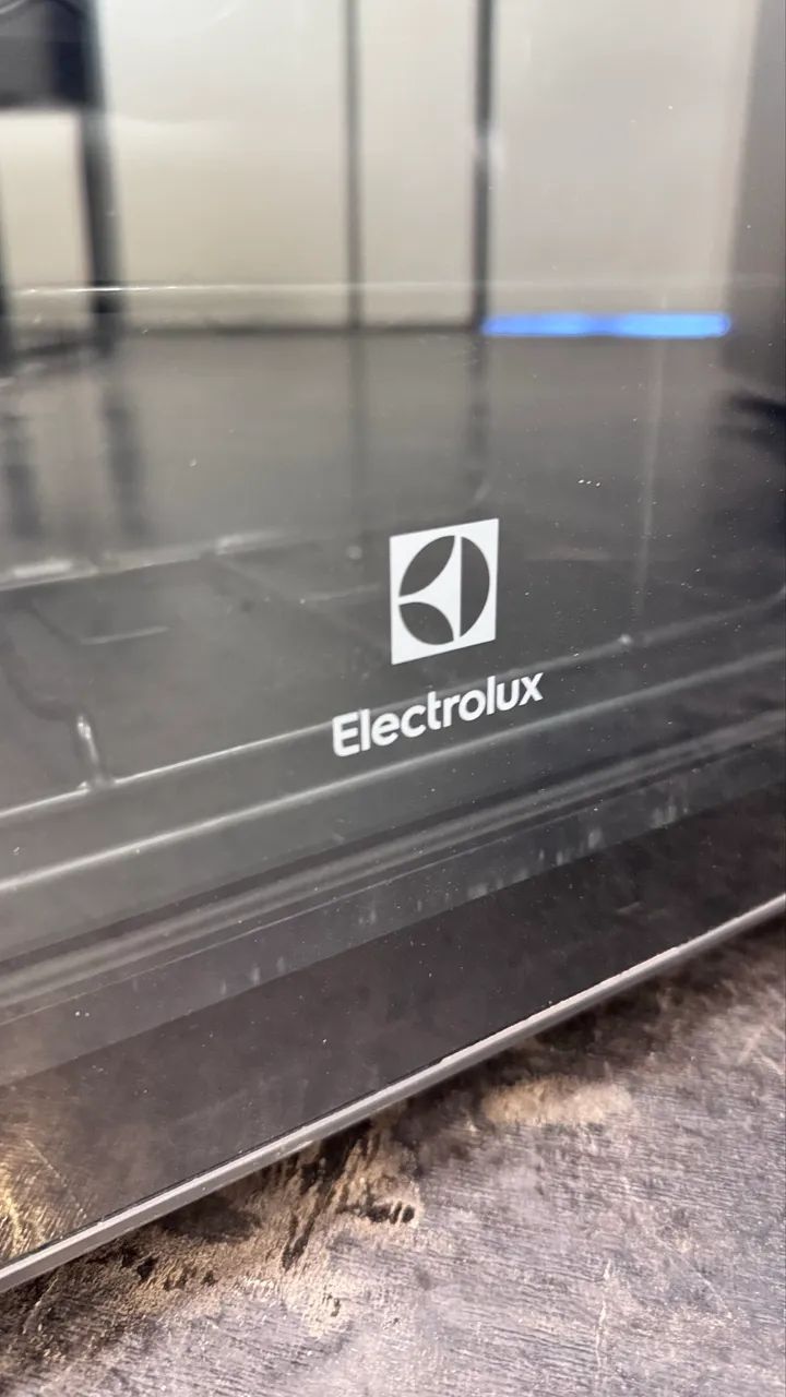 Adega Eletrolux para 29 garrafas dual zone - painel digital - Foto 5