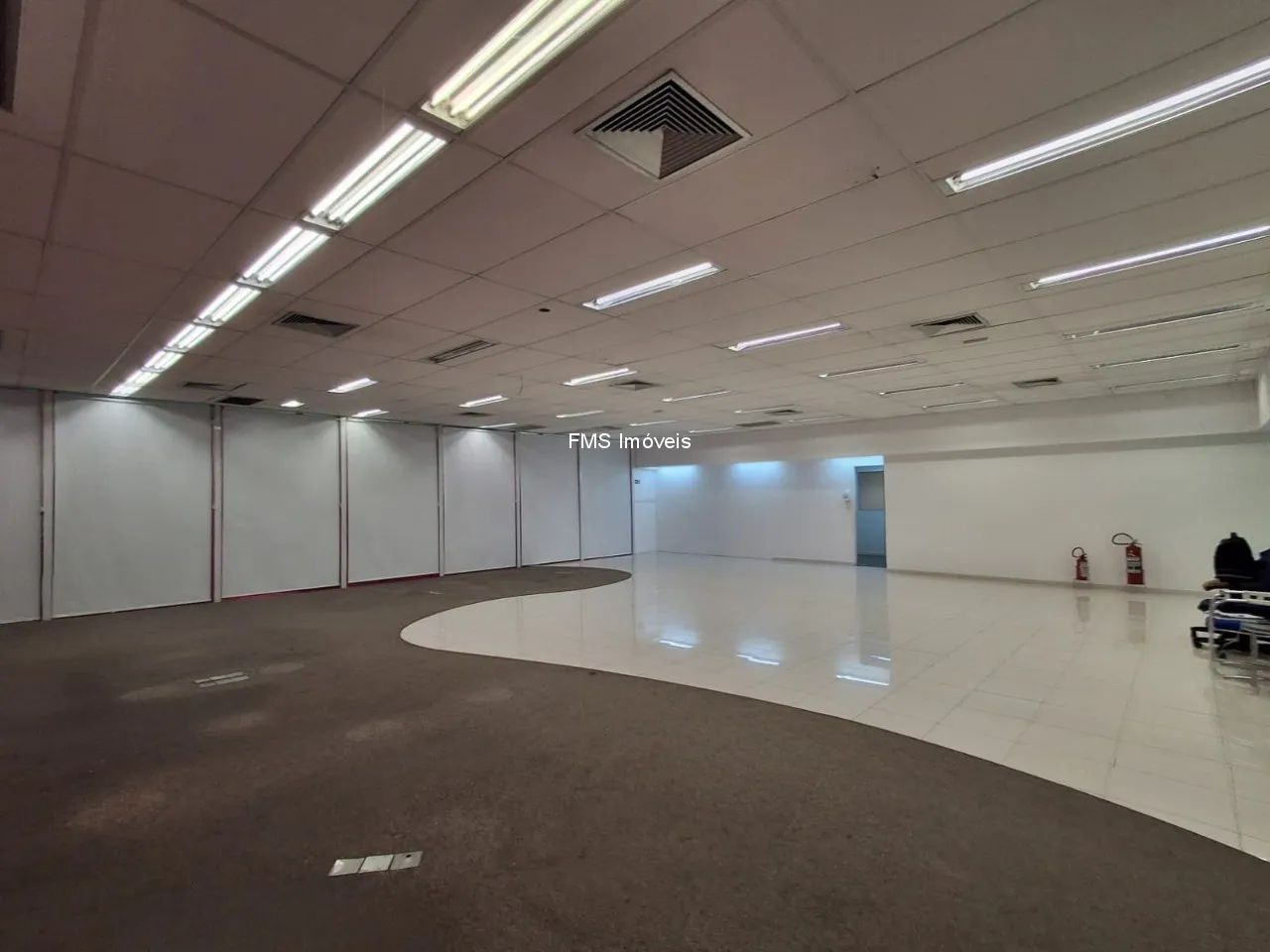 Loja com 285m² no Alphaville