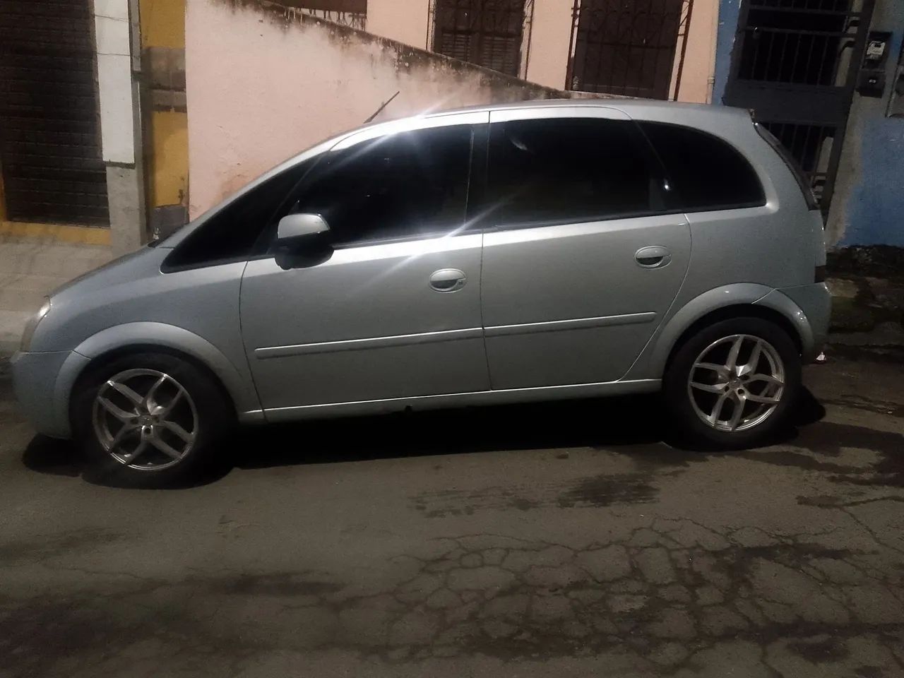 Rodas 17 com pneus 205/55 17 - Peças para carros, vans e