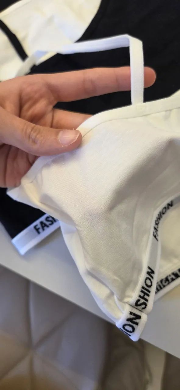 Kit de Tops de algodão preto e branco (Novos) - Foto 3
