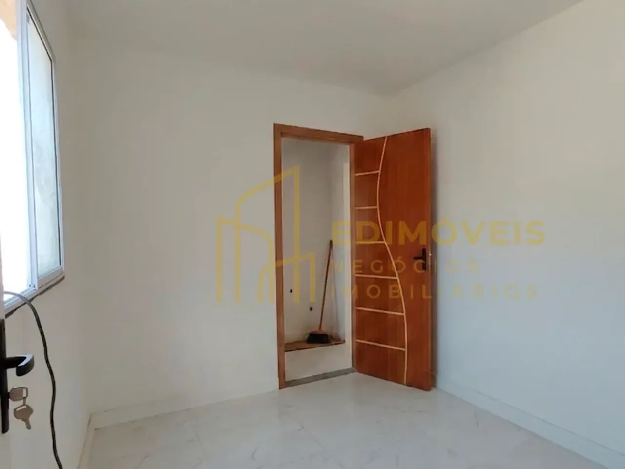 Jardim Marilândia: Casa 2 quartos com sala iluminada e cozinha funcional - Foto 4
