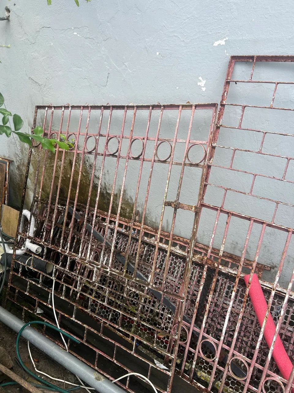 3 portões de ferro e 2 Grades  - Foto 2